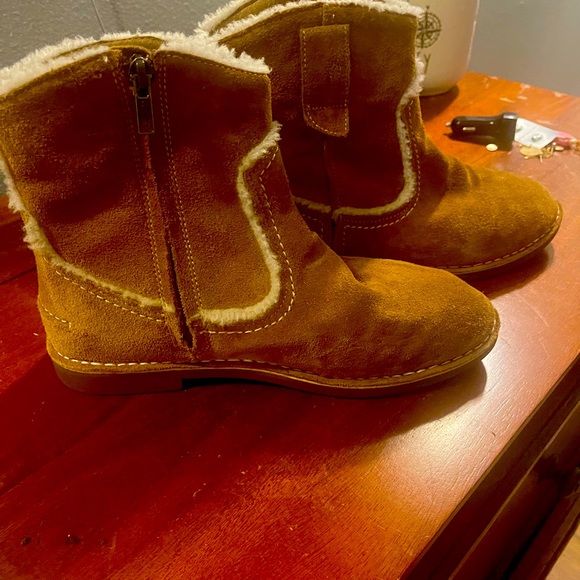 Ugg short boot - Picture 2 of 3
